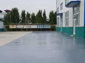 天津彩色路面喷涂翻新的材料对冬季