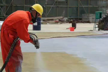 天津彩色路面喷涂是一种为路面